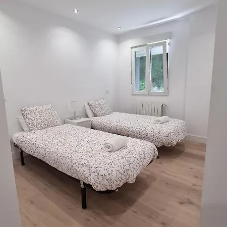 Modern, Quiet Near Euskotren Appartement *